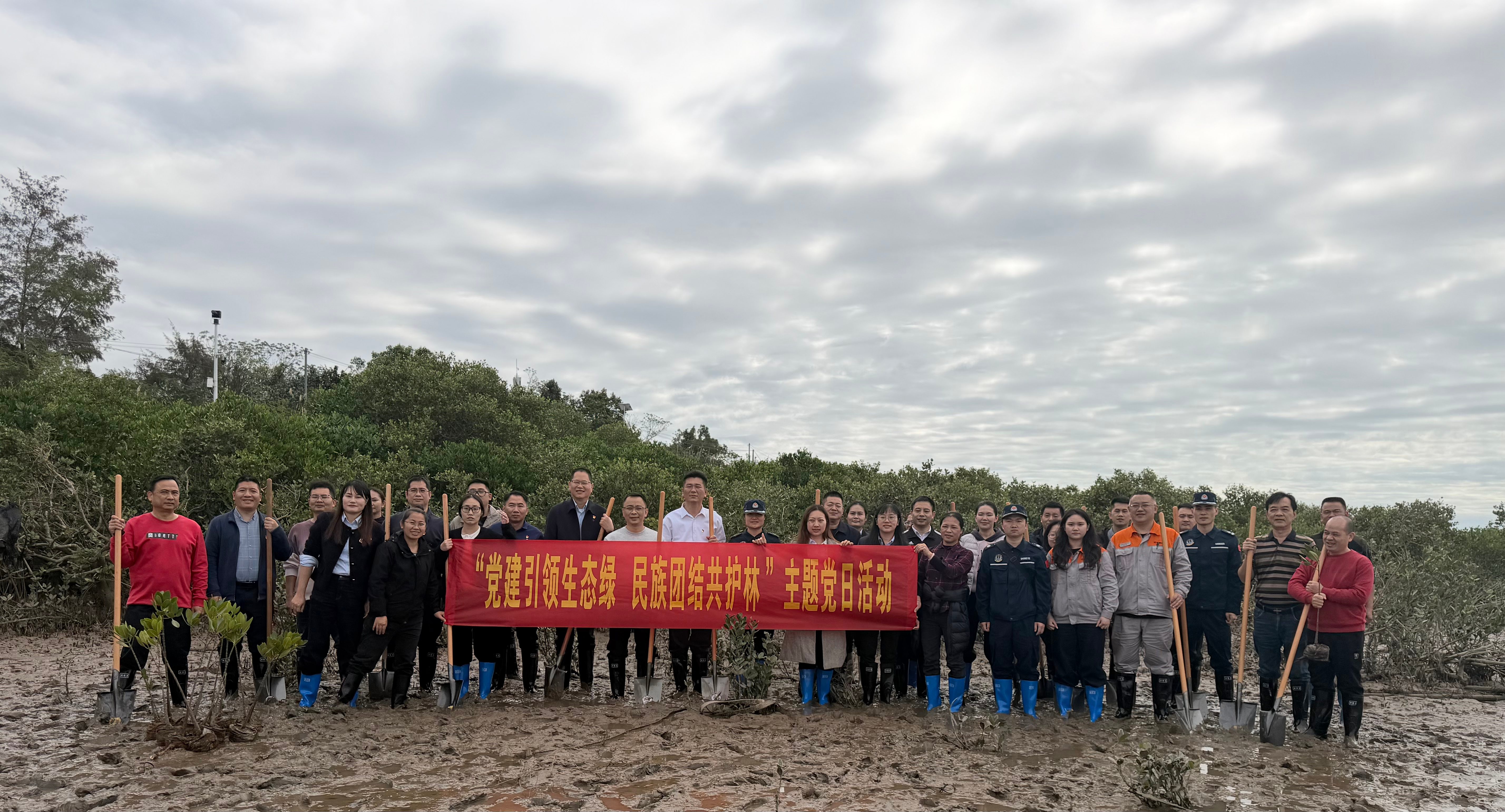 绿色盛隆“森”呼吸 人与自然“林”距离 ——记盛隆公司党委植树节主题党日运动